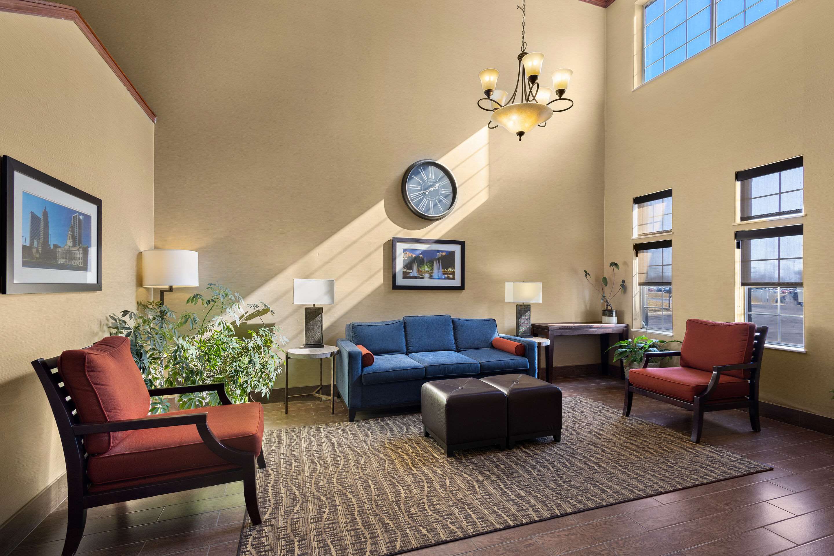 Lobby with sitting area