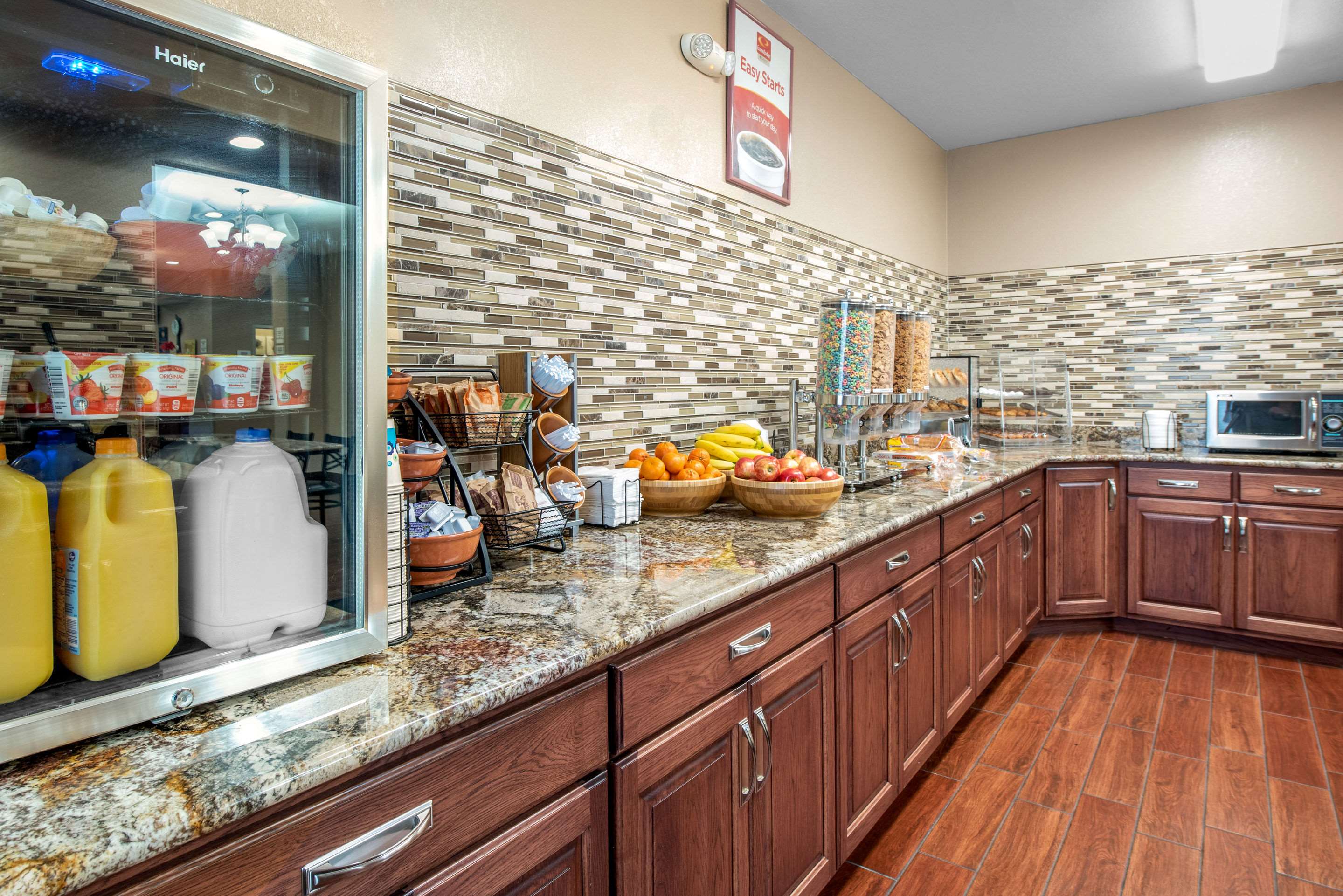 Breakfast counter | Econo Lodge