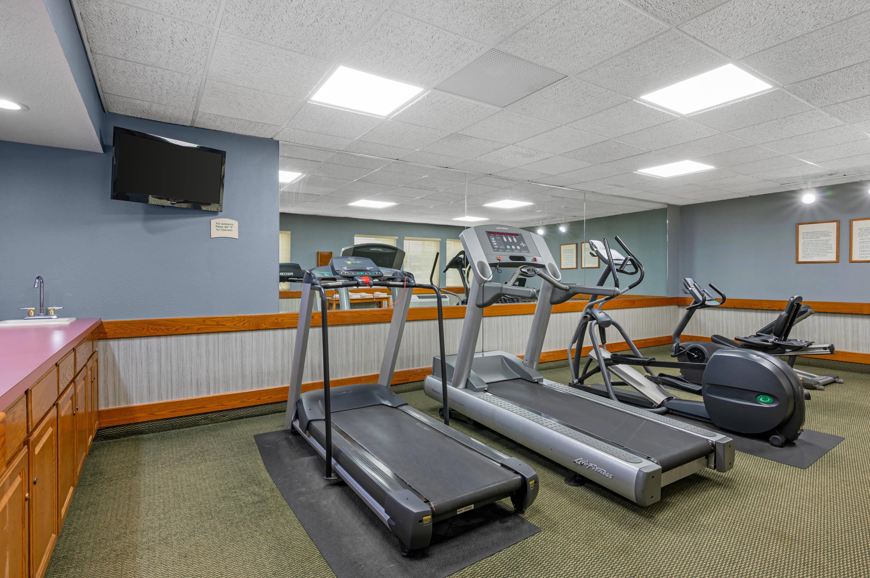 Fitness center | Quality Inn & Suites