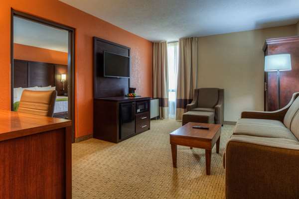 Suite - Comfort Inn & Suites Evansville