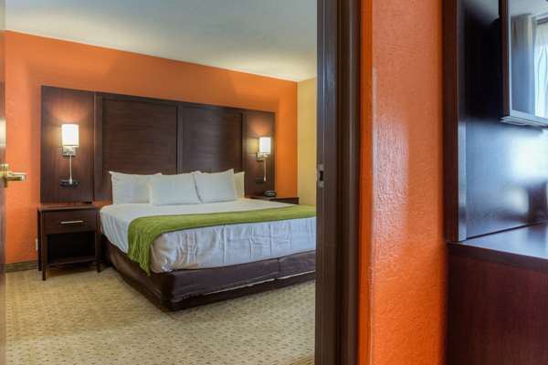 Suite - Comfort Inn & Suites Evansville
