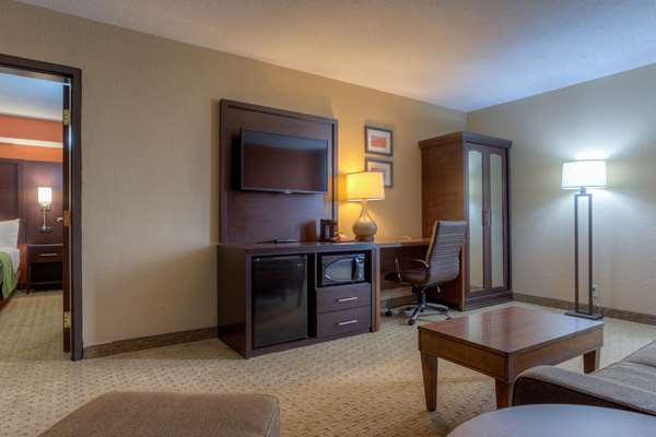 Suite - Comfort Inn & Suites Evansville