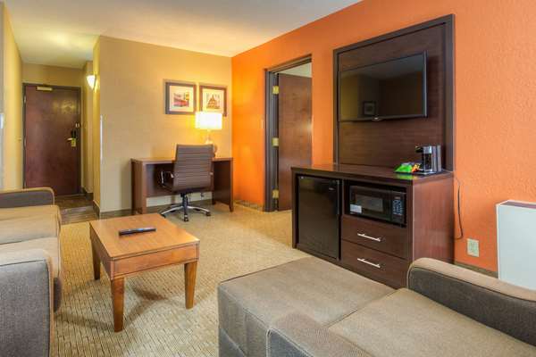 Suite - Comfort Inn & Suites Evansville