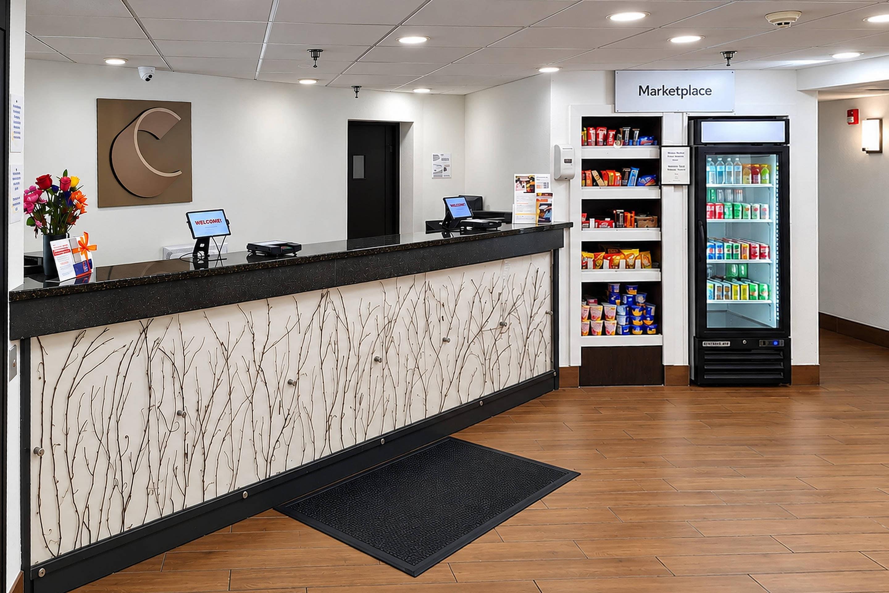 Front desk | Comfort Inn Indianapolis South