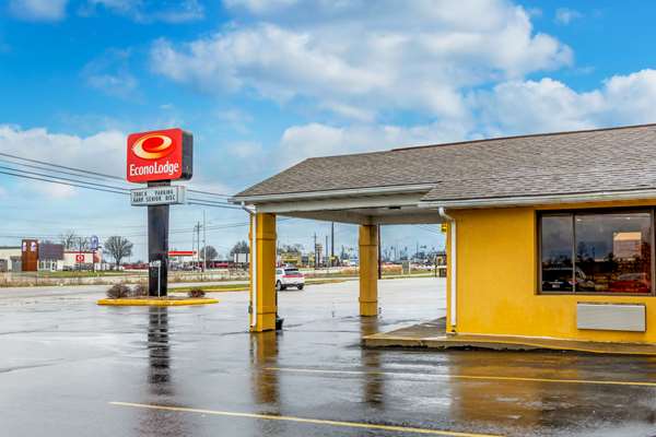 Exterior view - Econo Lodge Seymour - I-65, Exit 50