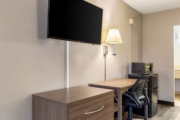  - Econo Lodge Seymour - I-65, Exit 50