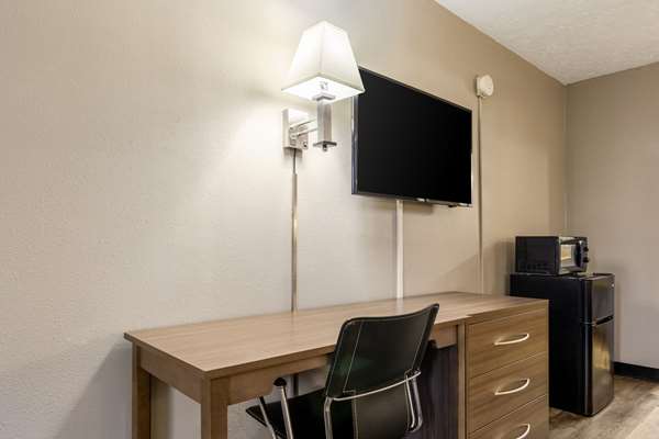  - Econo Lodge Seymour - I-65, Exit 50