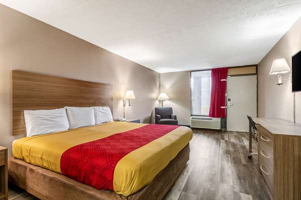  - Econo Lodge Seymour - I-65, Exit 50