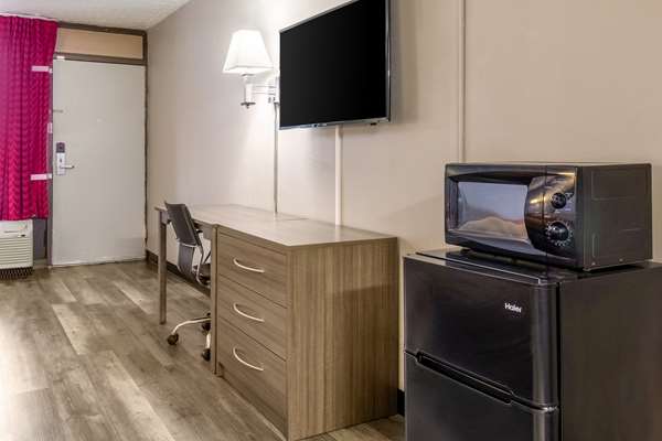  - Econo Lodge Seymour - I-65, Exit 50