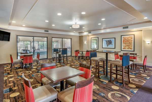 Amenities - Comfort Suites Marion