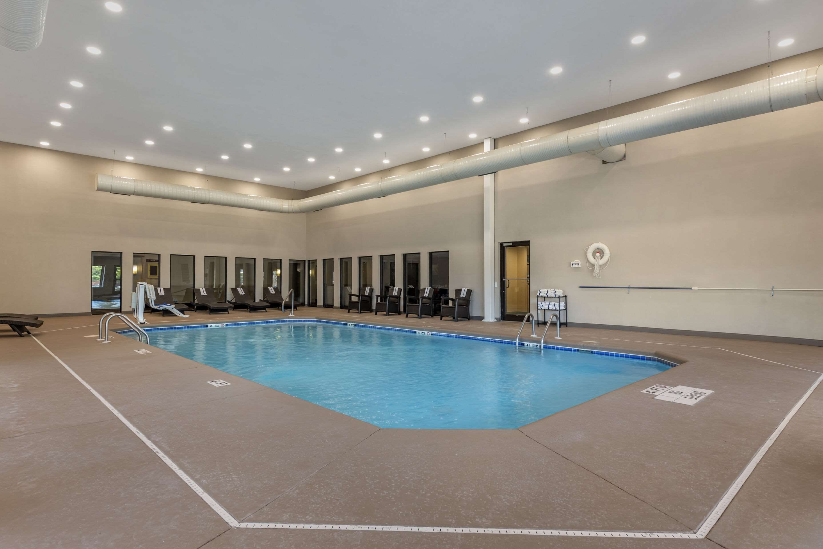 Indoor pool | Comfort Suites South