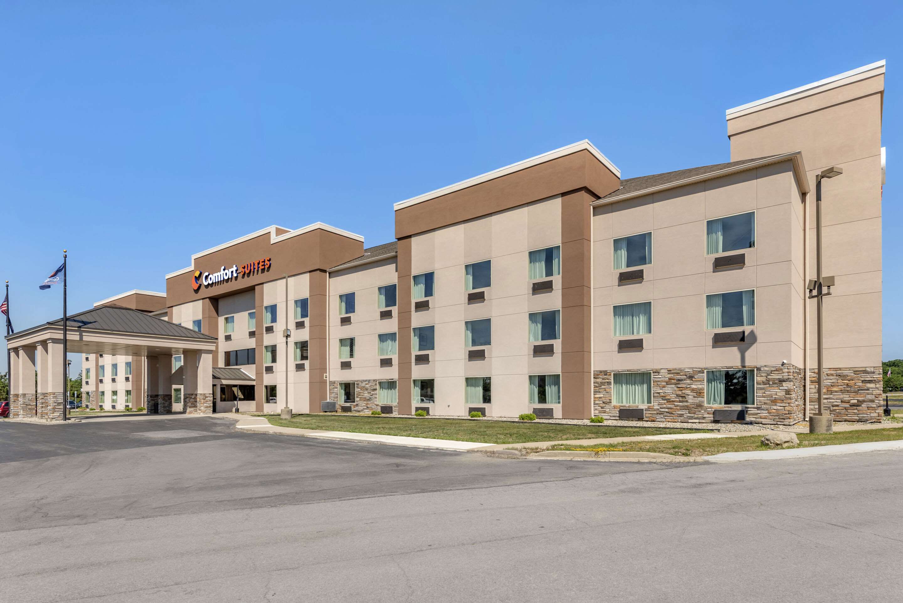Hotel exterior | Comfort Suites South