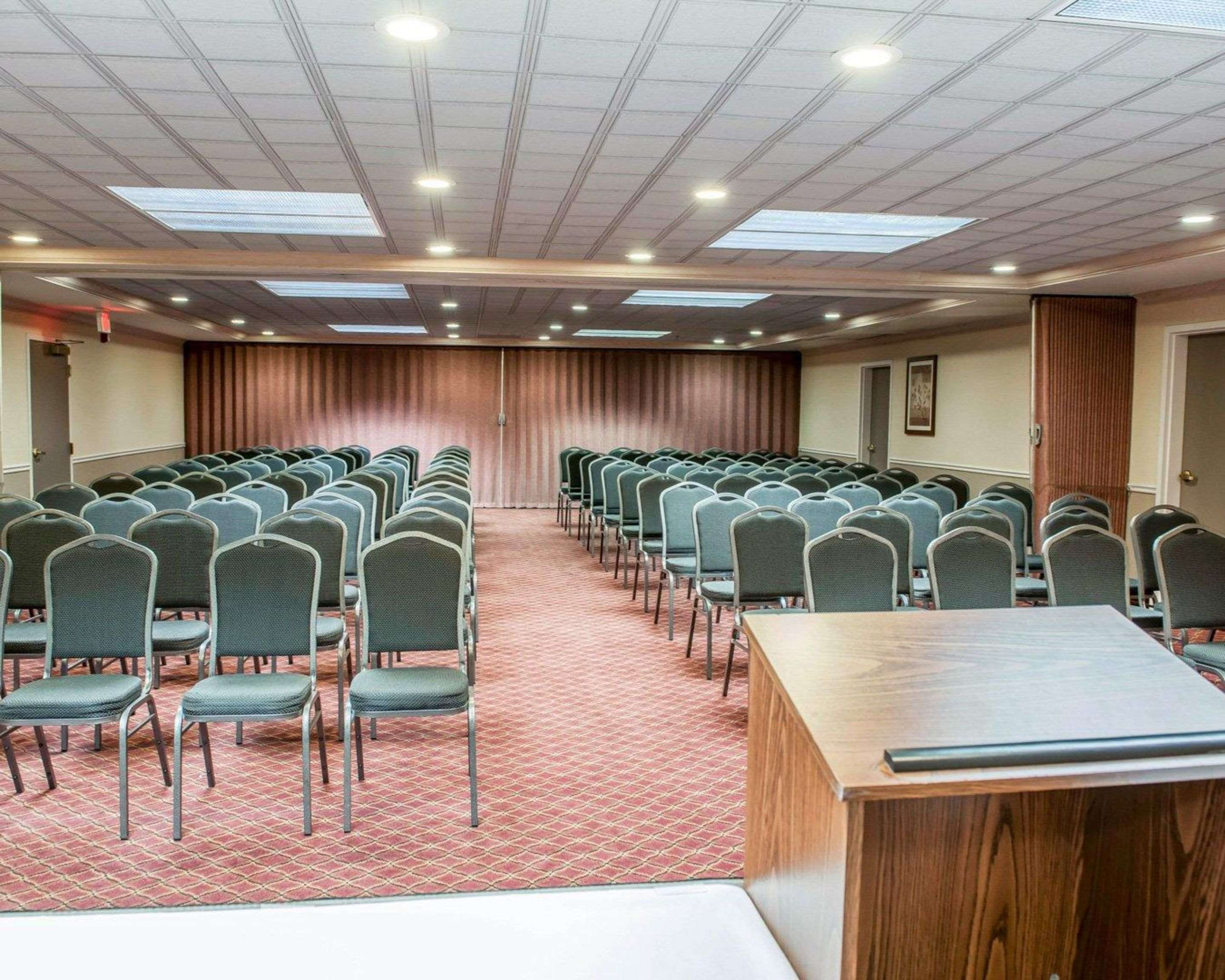 Meeting room with classroom-style setup | Comfort Suites South