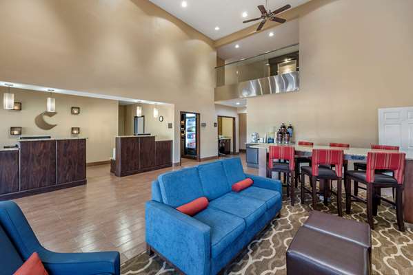  - Comfort Suites Terre Haute - I-70, Exit 7