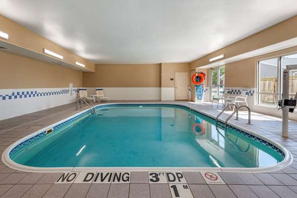 Pool - Comfort Suites Terre Haute - I-70, Exit 7