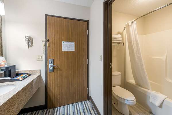  - Quality Inn Michigan City - I-94, Exit 34