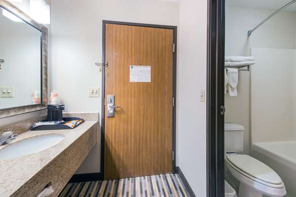  - Quality Inn Michigan City - I-94, Exit 34