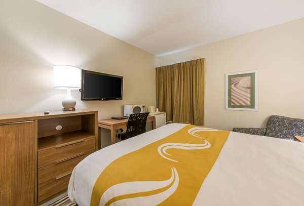  - Quality Inn Michigan City - I-94, Exit 34
