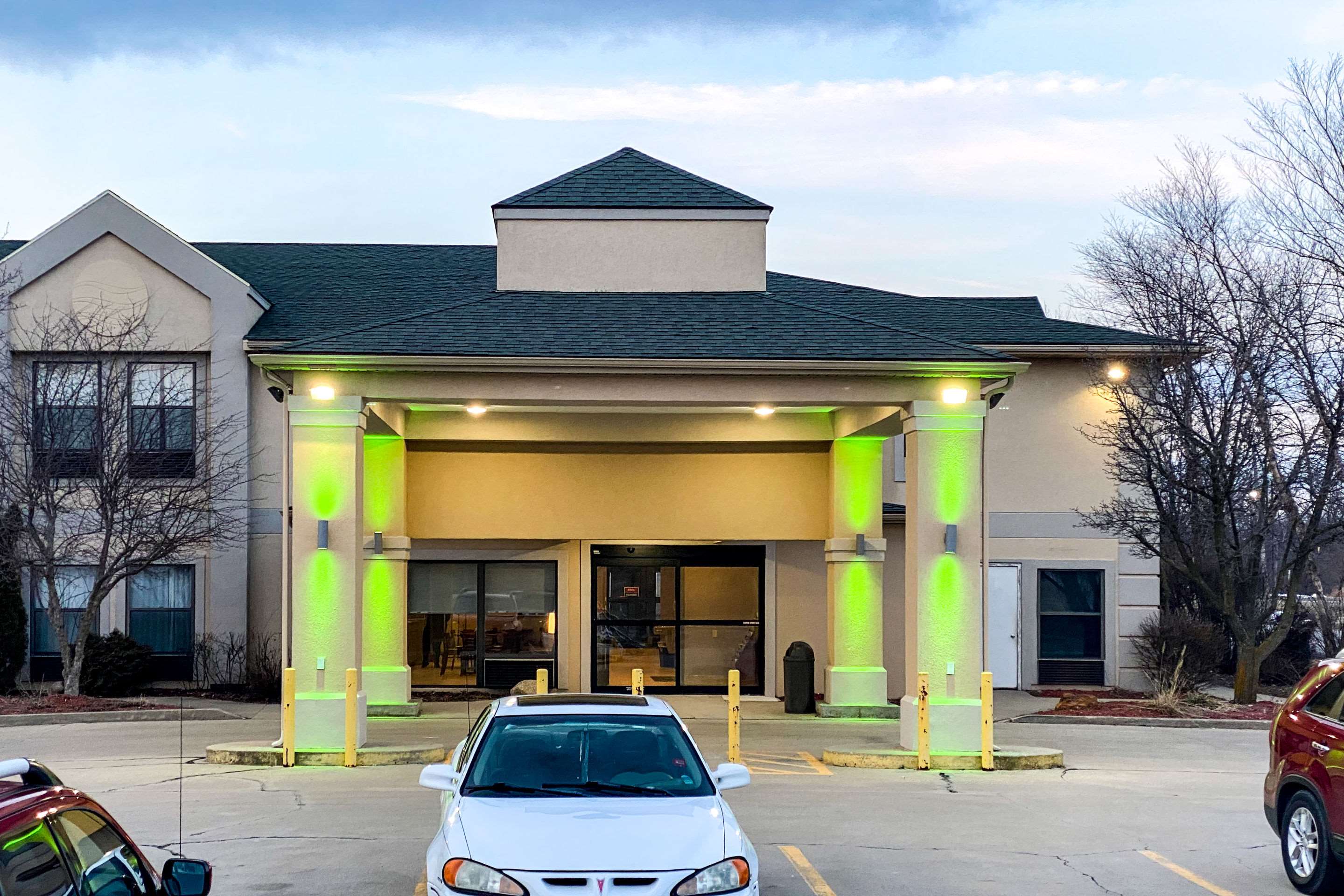Hotel exterior | Quality Inn