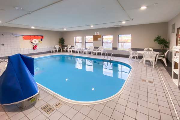 Pool - Quality Inn Michigan City - I-94, Exit 34