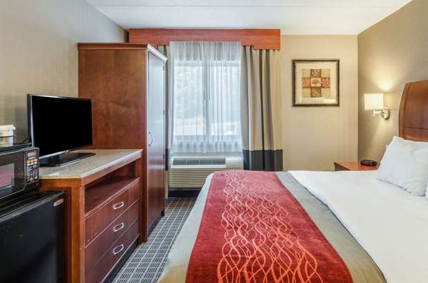  - Comfort Inn & Suites West Springfield