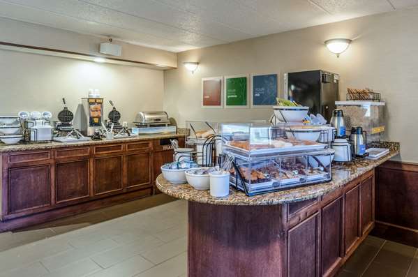 Amenities - Comfort Inn & Suites West Springfield