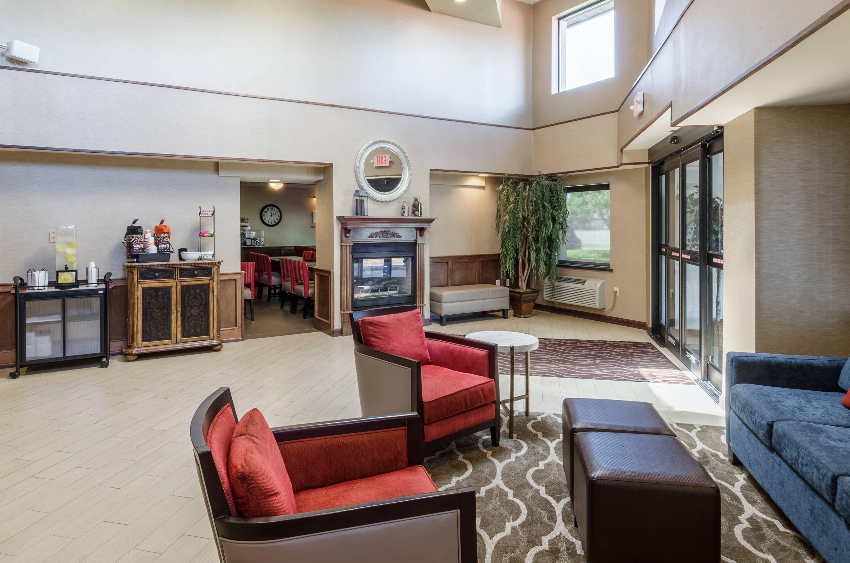Spacious lobby | Comfort Inn & Suites