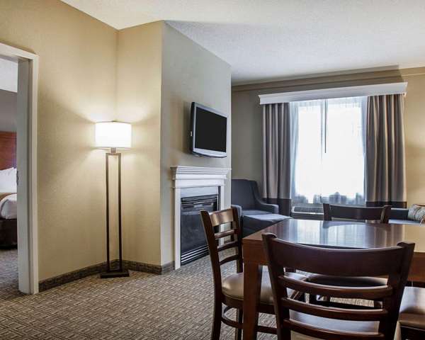 Suite - Comfort Inn & Suites Colonial Sturbridge - I-84, Exit 6