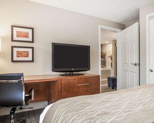 Suite - Comfort Inn & Suites Colonial Sturbridge - I-84, Exit 6