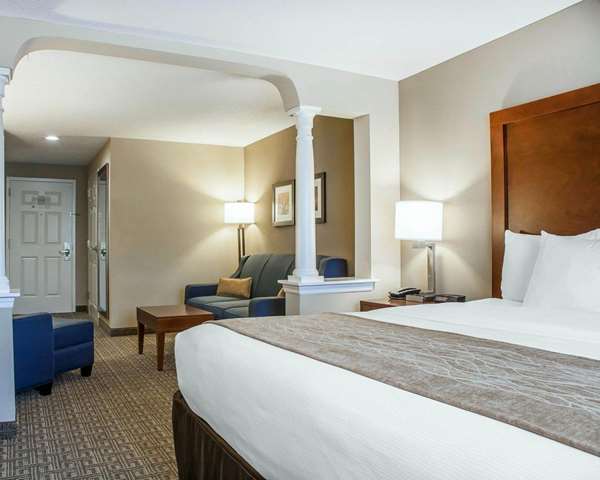 Suite - Comfort Inn & Suites Colonial Sturbridge - I-84, Exit 6