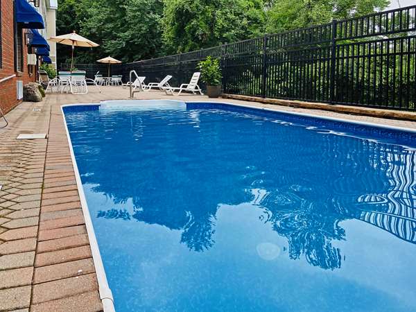 Pool - Comfort Inn & Suites Colonial Sturbridge - I-84, Exit 6