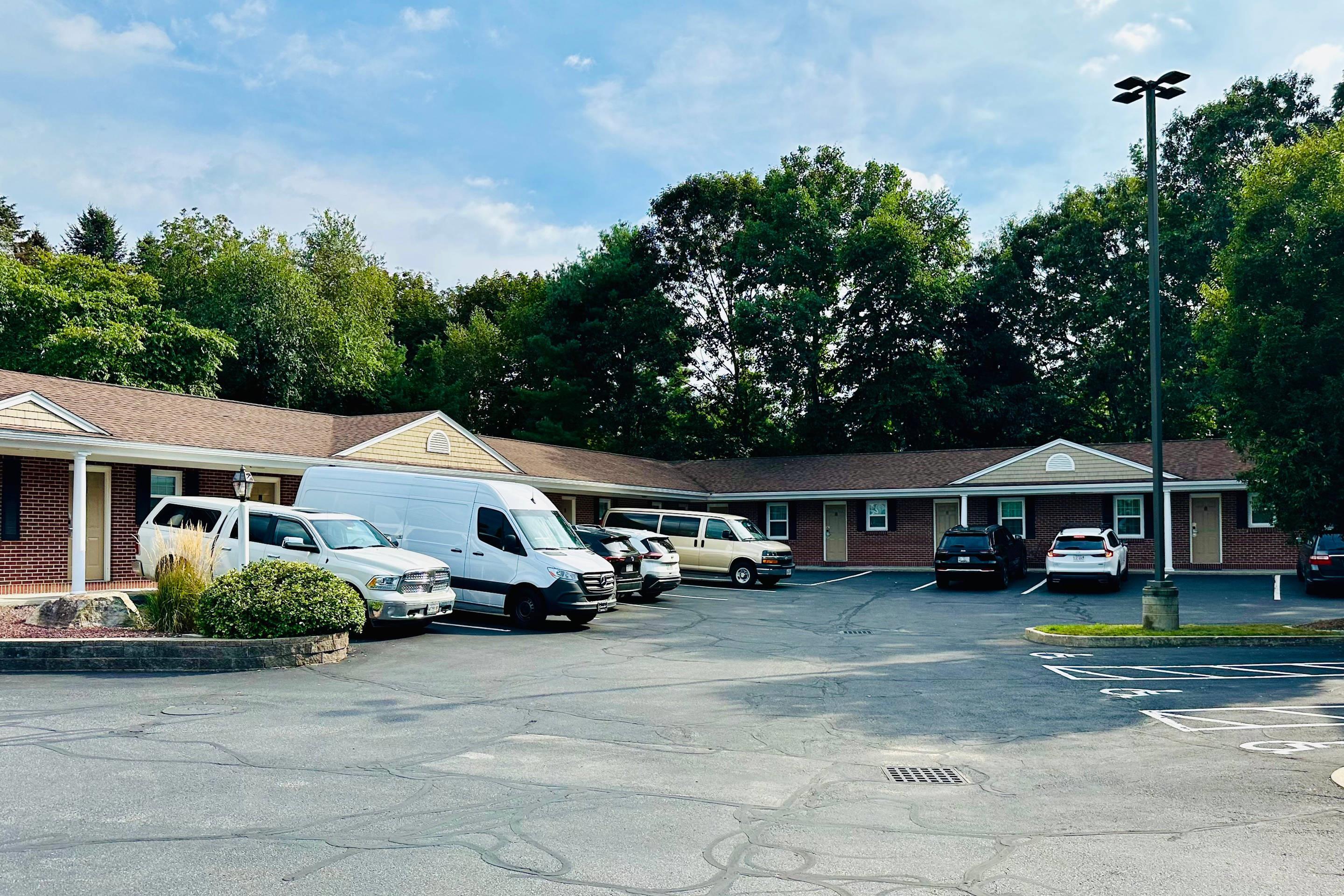 Pet friendly building | Comfort Inn & Suites Sturbridge - Brimfield