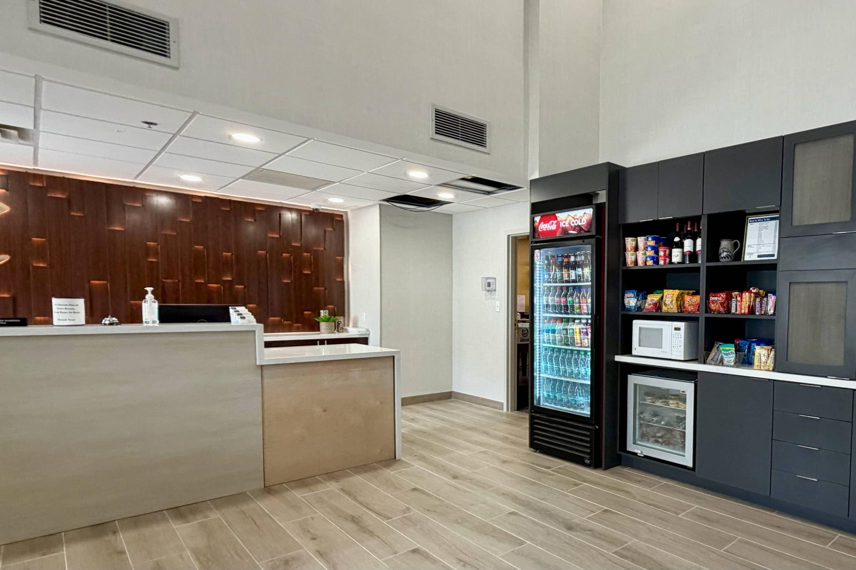 Hotel vending area | Comfort Inn & Suites Sturbridge - Brimfield