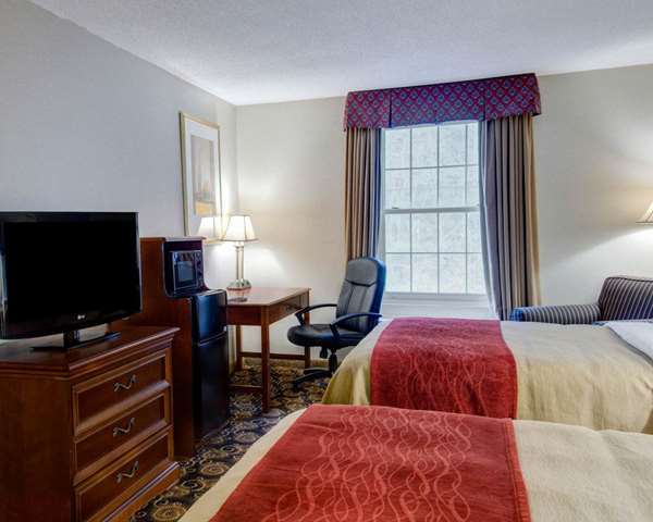  - Comfort Inn Foxborough - I-95, Exit 13A