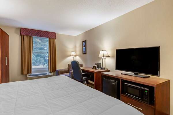  - Comfort Inn Foxborough - I-95, Exit 13A