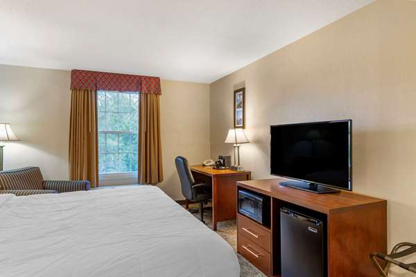  - Comfort Inn Foxborough - I-95, Exit 13A