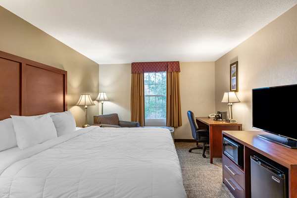  - Comfort Inn Foxborough - I-95, Exit 13A