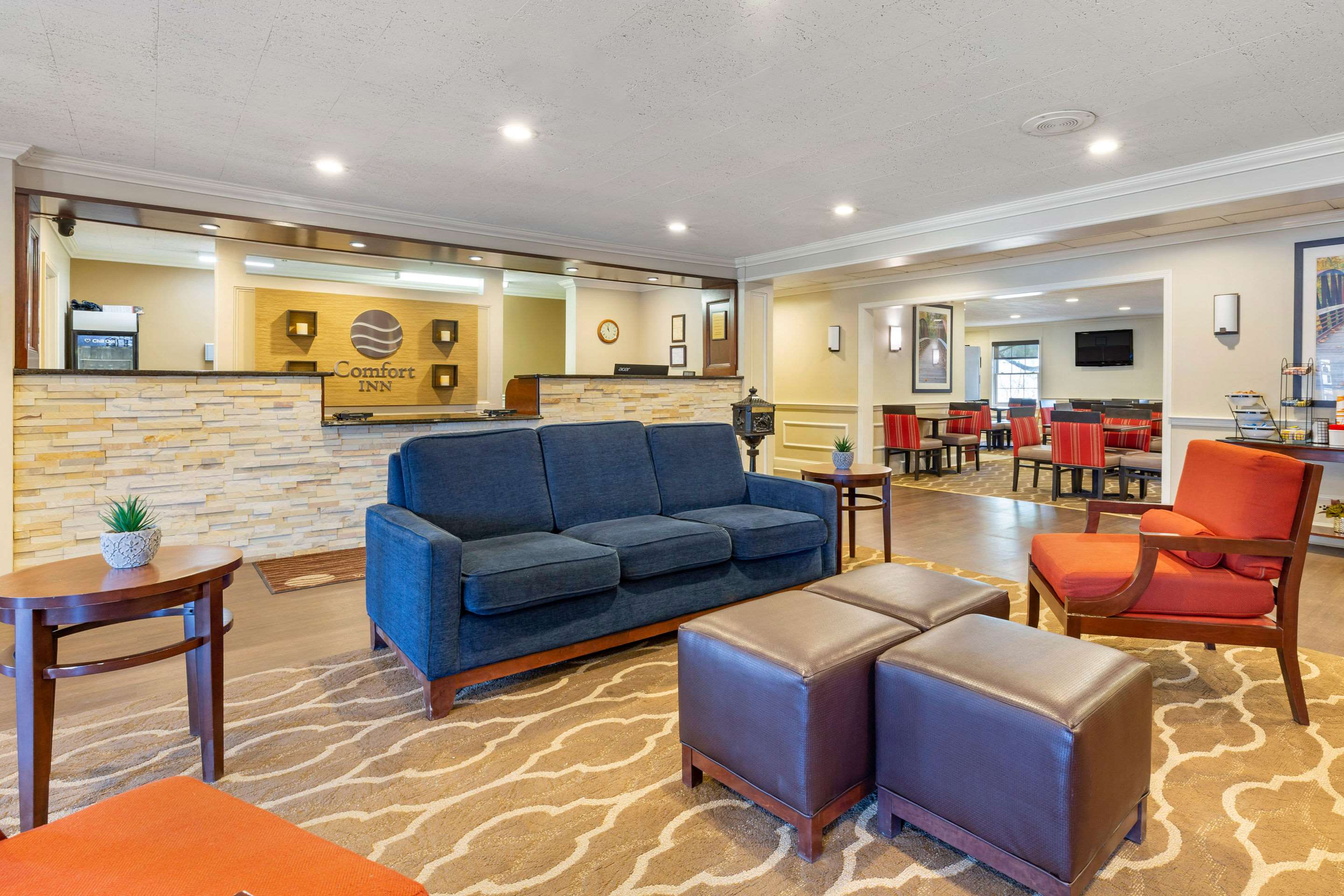 Hotel lobby | Comfort Inn Auburn - Worcester
