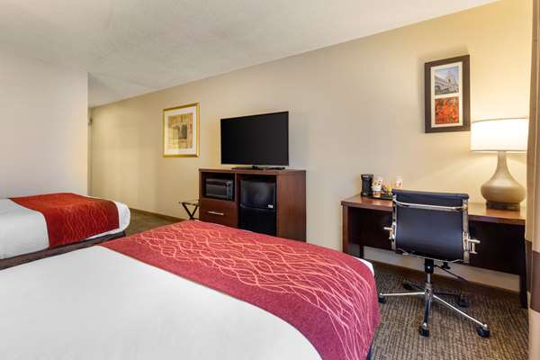  - Comfort Inn Auburn - I-290, Exit 13