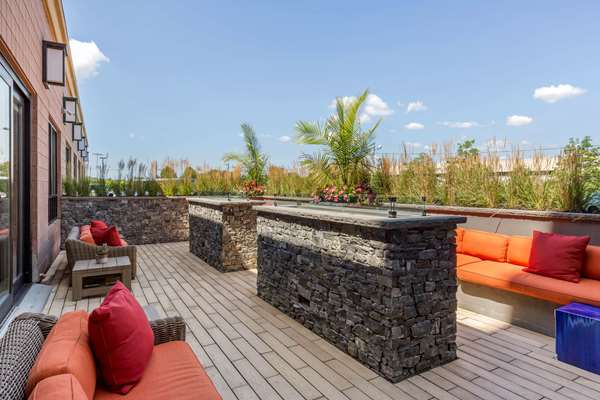 Pool - Comfort Inn & Suites Logan Airport Revere