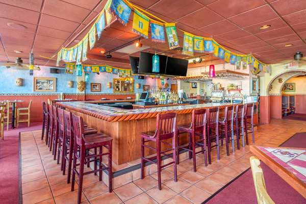 Restaurant - Comfort Inn & Suites Logan Airport Revere