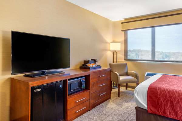 Suite - Comfort Inn & Suites Logan Airport Revere