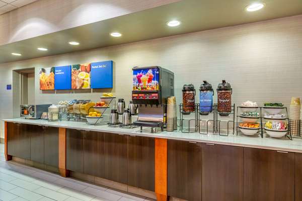 Amenities - Comfort Inn & Suites Logan Airport Revere