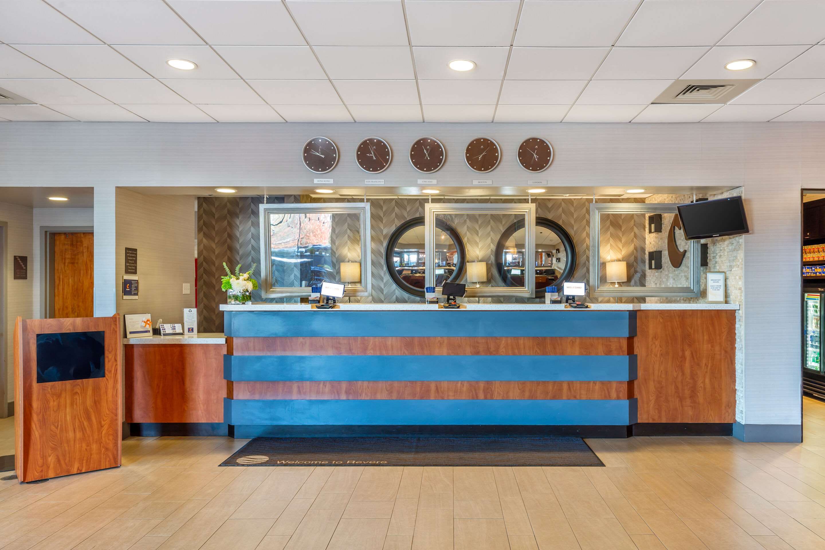 Front desk | Comfort Inn & Suites Logan International Airport