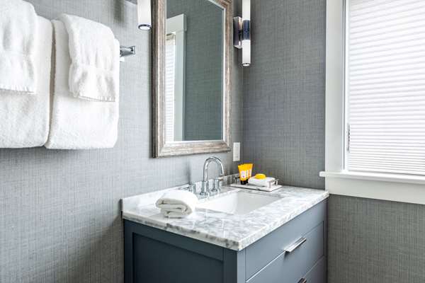  - Edgar Hotel Martha's Vineyard Edgartown