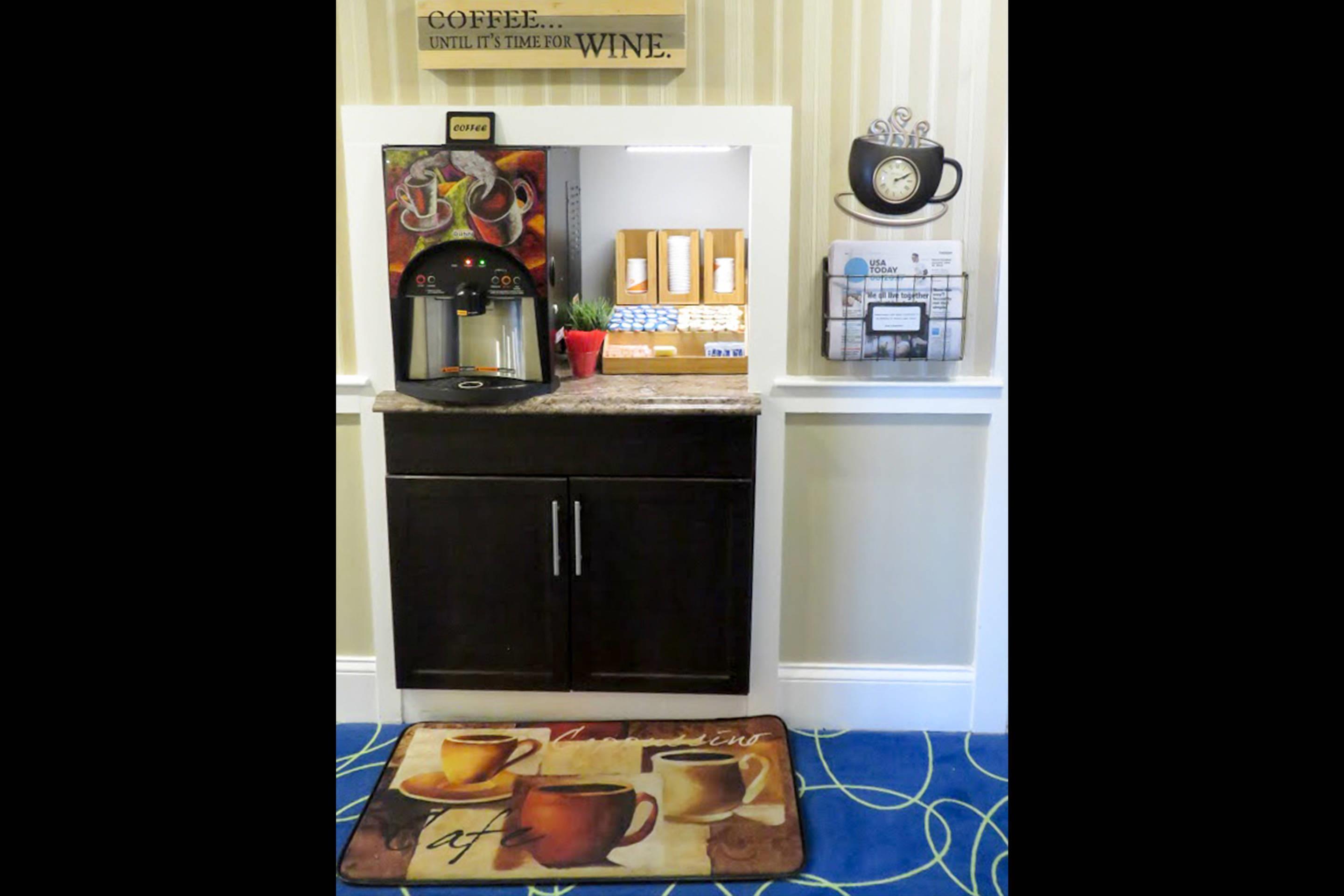 Coffee area | Rodeway Inn Boston Logan Airport