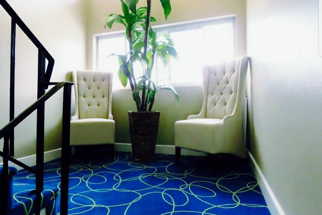 Hotel lounge area | Rodeway Inn Boston Logan Airport
