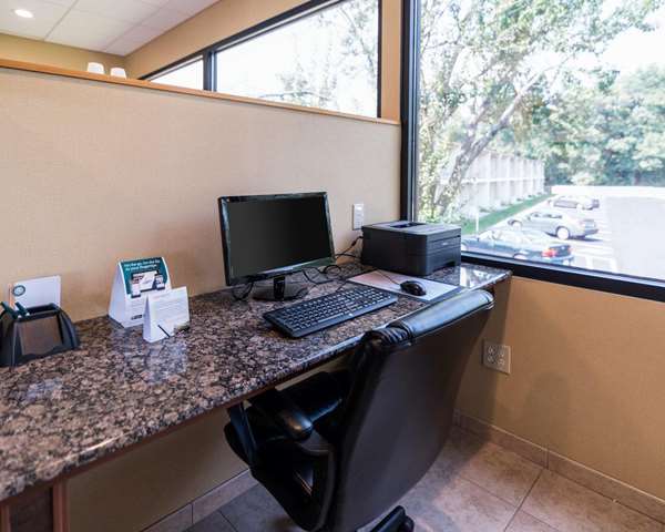 Conference Area - Quality Inn Westfield