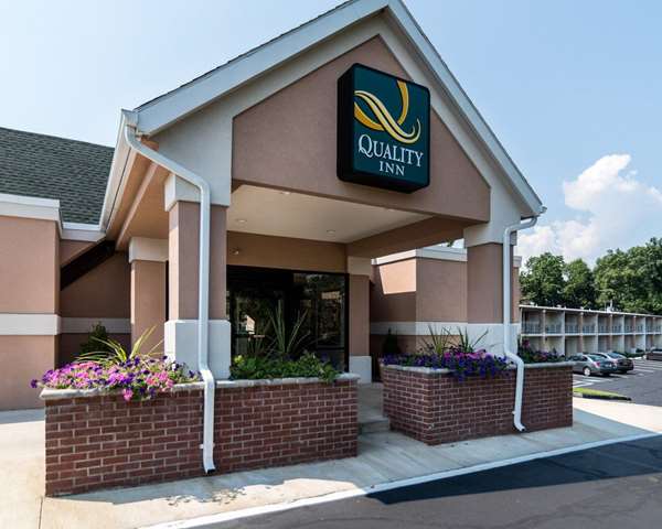 Exterior view - Quality Inn Westfield