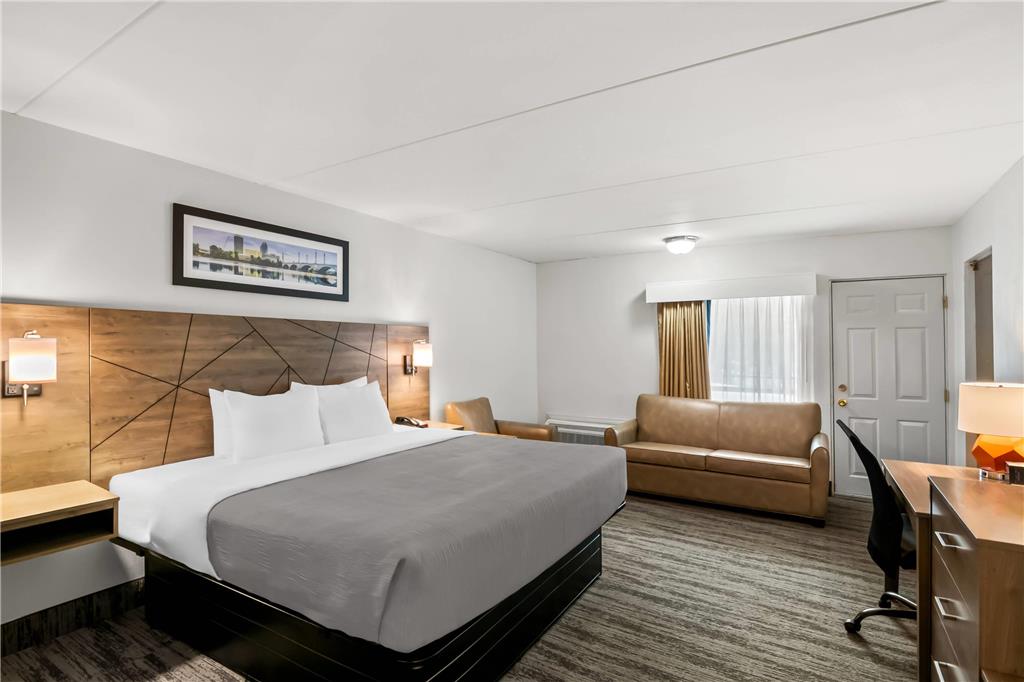 QUALITY INN WESTFIELD - SPRINGFIELD-guestroom-Guest Room,Suite,On-Site.jpg